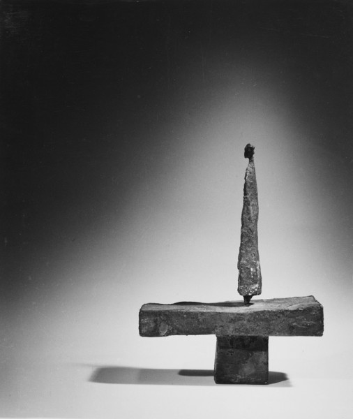 123. Maquette  1956, bronzo, h. cm 18 Foto Paolo Monti   123. Maquette  1956, bronze, h. 18 cm. Photo Paolo Monti