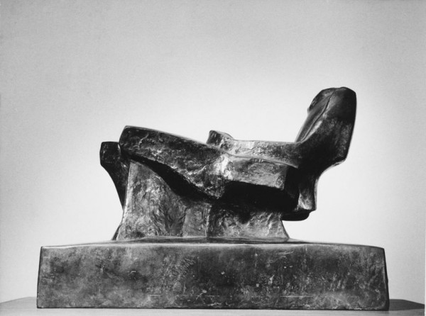 241. Figura allungata